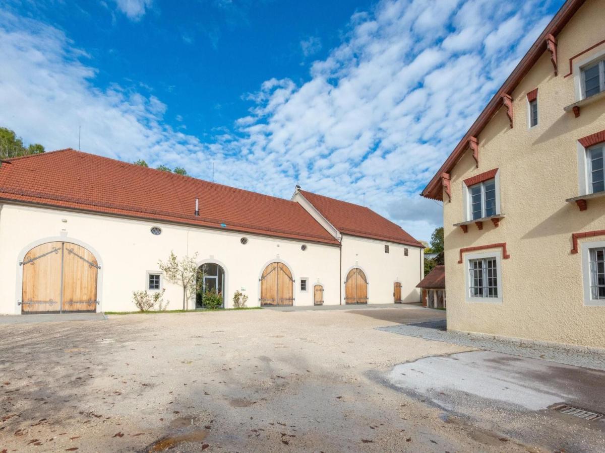 Apartment With Terrace In An Ideal Location Haunsheim エクステリア 写真